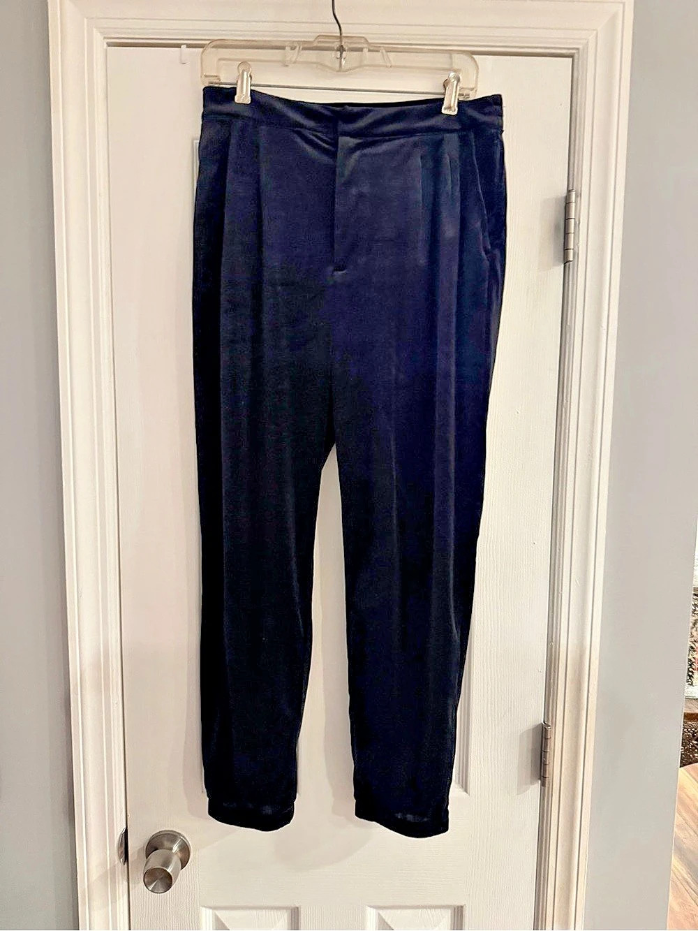 GAP Black Velvet Jogger Pants Size 10 Stretch Straight Leg Ankle Trousers NWOT